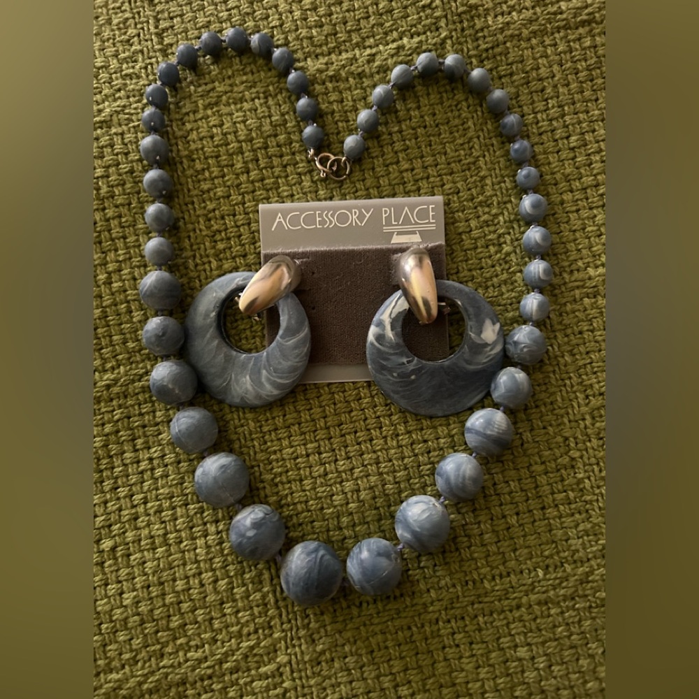 80s Vintage Earrings & Necklace Set